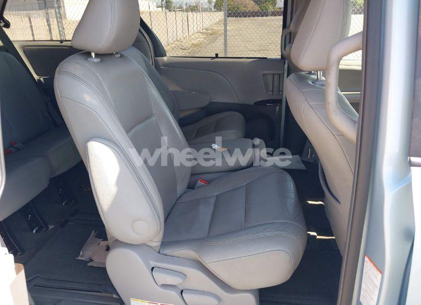 Photo 8 of 2015 Toyota Sienna XLE/LIMITED (VIN 5TDYK3DC2FS682372)