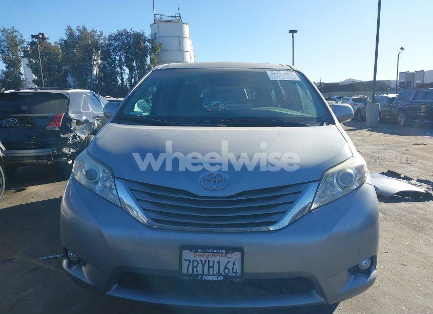 Photo 13 of 2016 Toyota Sienna XLE/LIMITED (VIN 5TDYK3DC2GS699416)