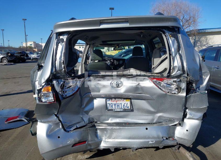 Photo 6 of 2016 Toyota Sienna XLE/LIMITED (VIN 5TDYK3DC2GS699416)