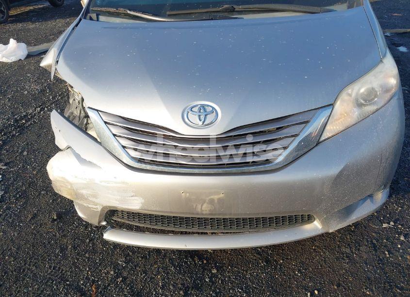 Photo 13 of 2016 Toyota Sienna XLE 8 PASSENGER (VIN 5TDYK3DC2GS720782)