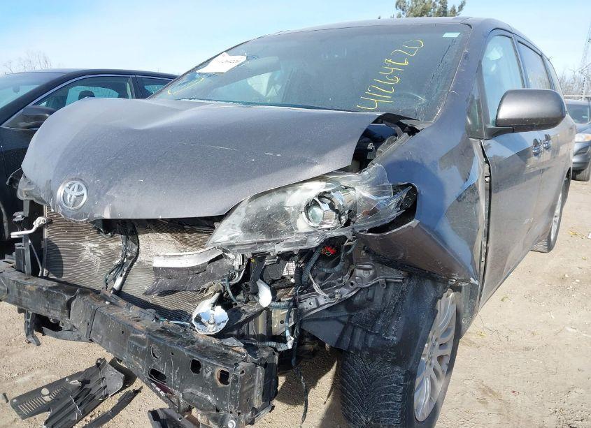 Photo 20 of 2016 Toyota Sienna XLE 8 PASSENGER (VIN 5TDYK3DC2GS731121)