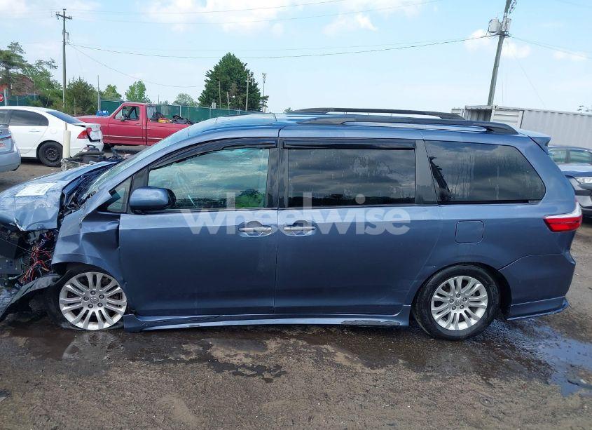Photo 15 of 2016 Toyota Sienna XLE 8 PASSENGER (VIN 5TDYK3DC2GS739042)
