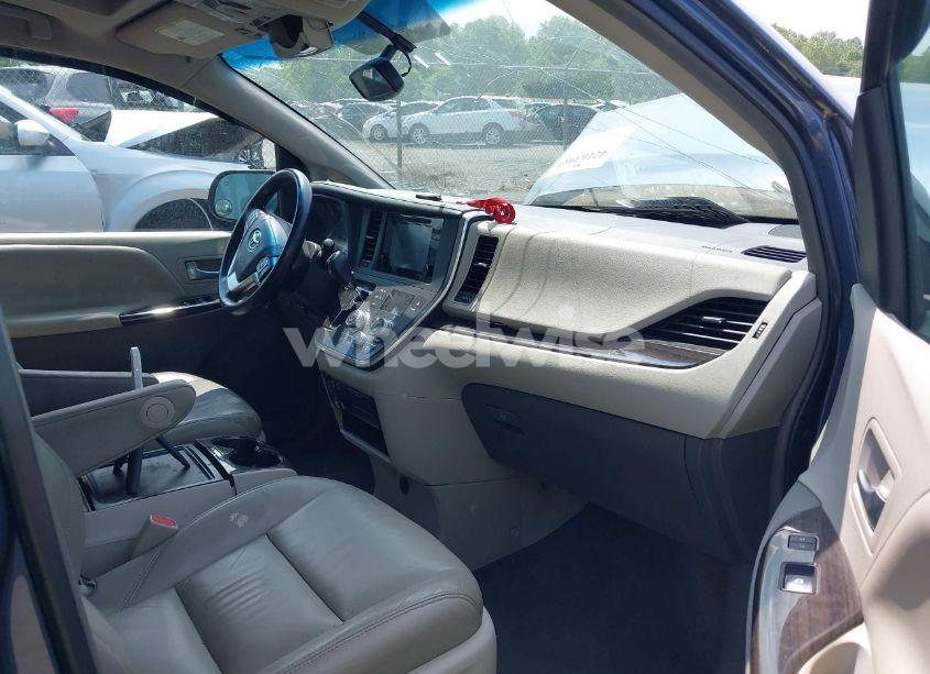 Photo 5 of 2016 Toyota Sienna XLE 8 PASSENGER (VIN 5TDYK3DC2GS739042)