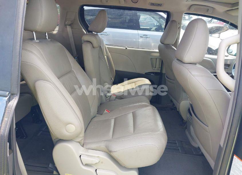 Photo 8 of 2016 Toyota Sienna XLE 8 PASSENGER (VIN 5TDYK3DC2GS739042)