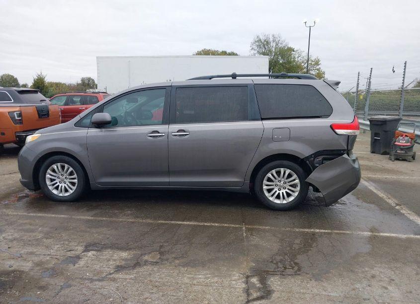 Photo 14 of 2011 Toyota Sienna XLE/LIMITED (VIN 5TDYK3DC3BS112908)