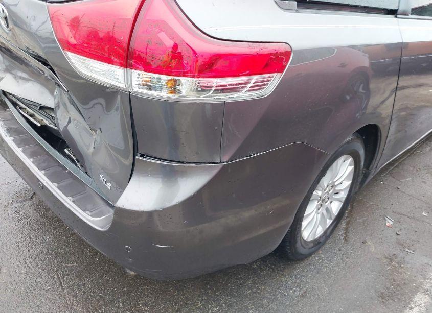 Photo 18 of 2011 Toyota Sienna XLE/LIMITED (VIN 5TDYK3DC3BS112908)