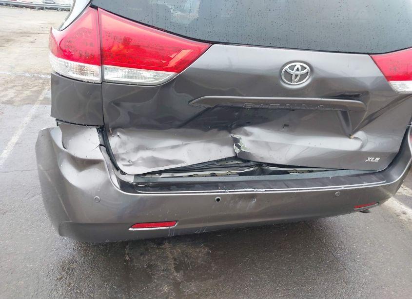 Photo 6 of 2011 Toyota Sienna XLE/LIMITED (VIN 5TDYK3DC3BS112908)