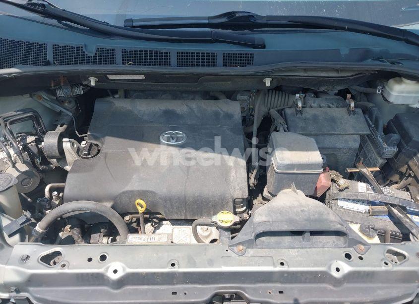 Photo 10 of 2011 Toyota Sienna XLE V6 (VIN 5TDYK3DC3BS146444)