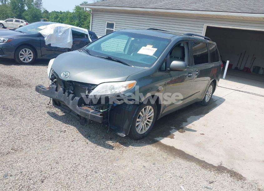 Photo 2 of 2011 Toyota Sienna XLE V6 (VIN 5TDYK3DC3BS146444)