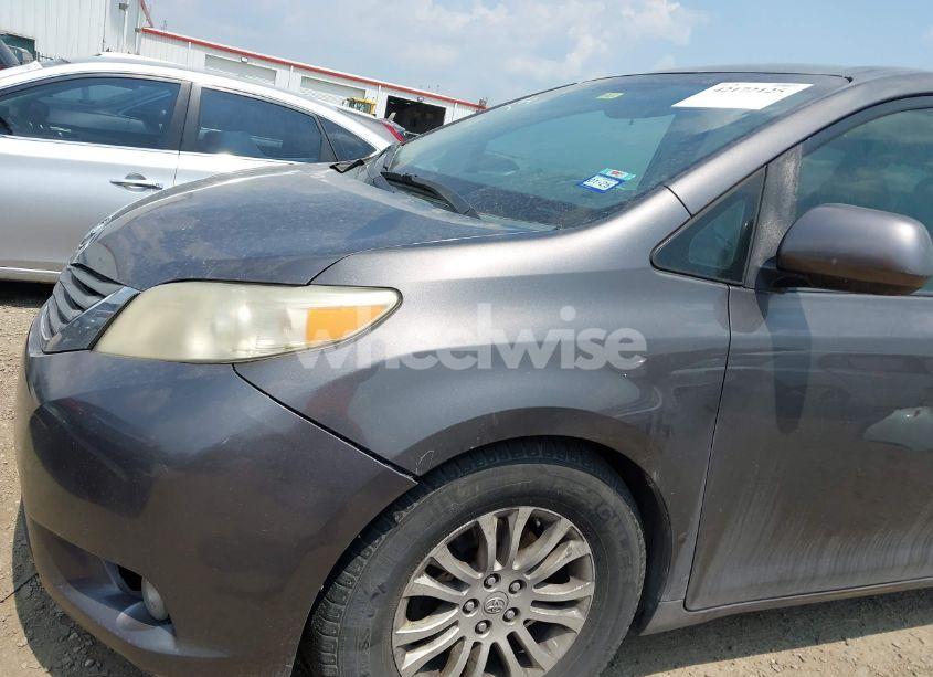 Photo 17 of 2012 Toyota Sienna XLE V6 8 PASSENGER (VIN 5TDYK3DC3CS240342)