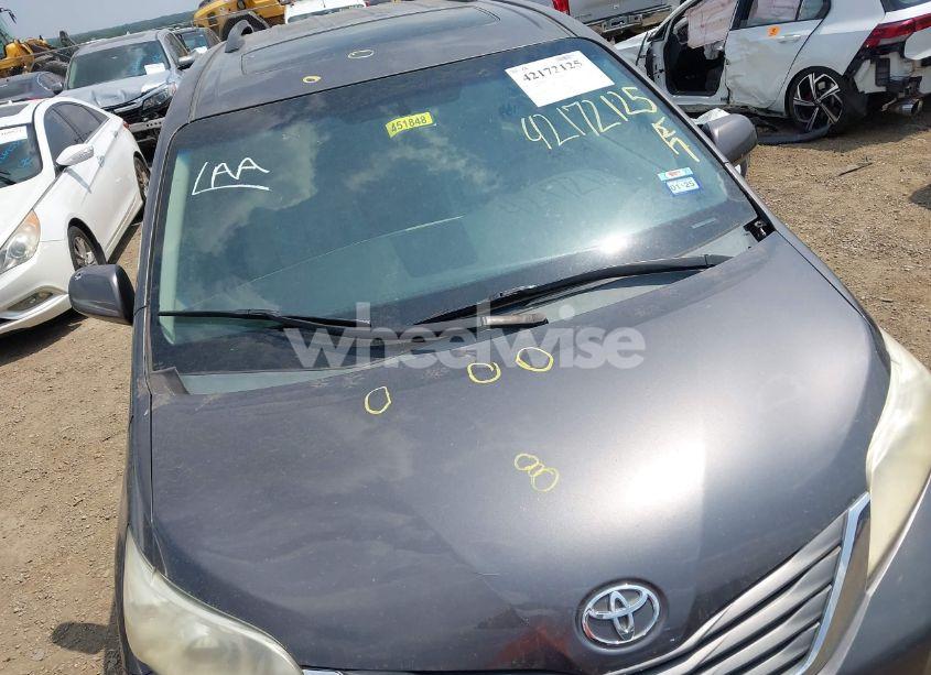 Photo 6 of 2012 Toyota Sienna XLE V6 8 PASSENGER (VIN 5TDYK3DC3CS240342)