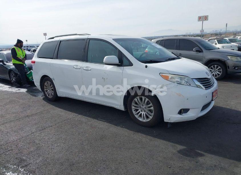 2012 Toyota Sienna XLE/LIMITED (VIN 5TDYK3DC3CS254211) main photo