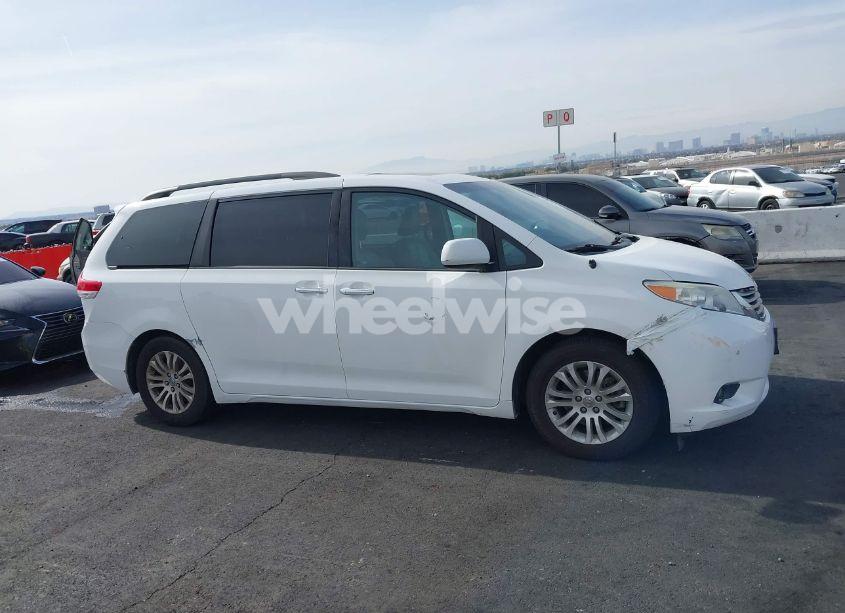 Photo 13 of 2012 Toyota Sienna XLE/LIMITED (VIN 5TDYK3DC3CS254211)