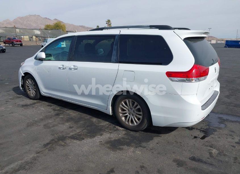 Photo 3 of 2012 Toyota Sienna XLE/LIMITED (VIN 5TDYK3DC3CS254211)