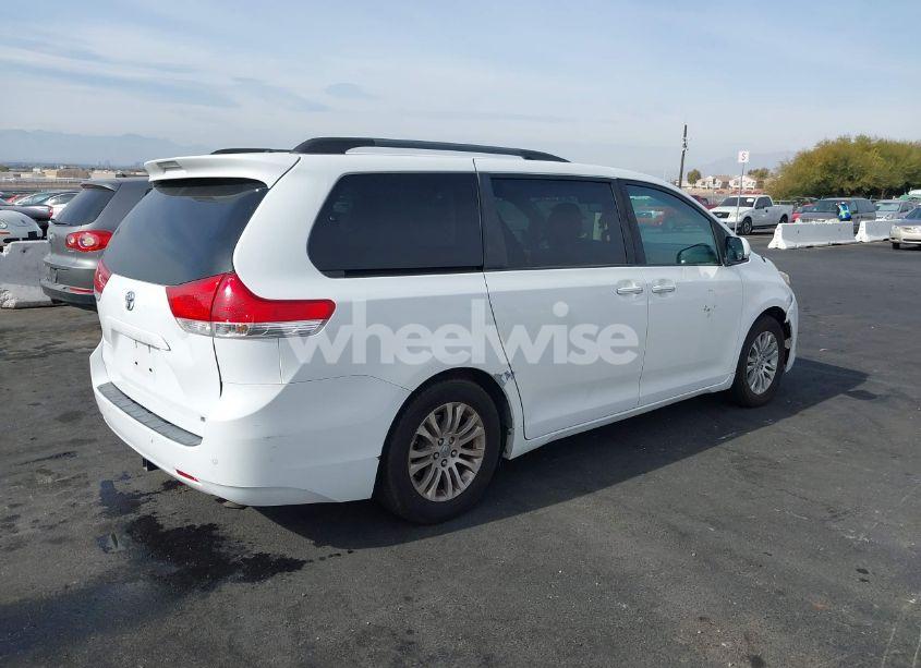 Photo 4 of 2012 Toyota Sienna XLE/LIMITED (VIN 5TDYK3DC3CS254211)