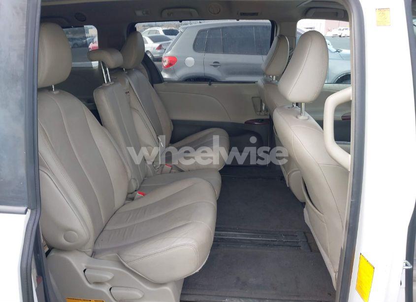 Photo 8 of 2012 Toyota Sienna XLE/LIMITED (VIN 5TDYK3DC3CS254211)