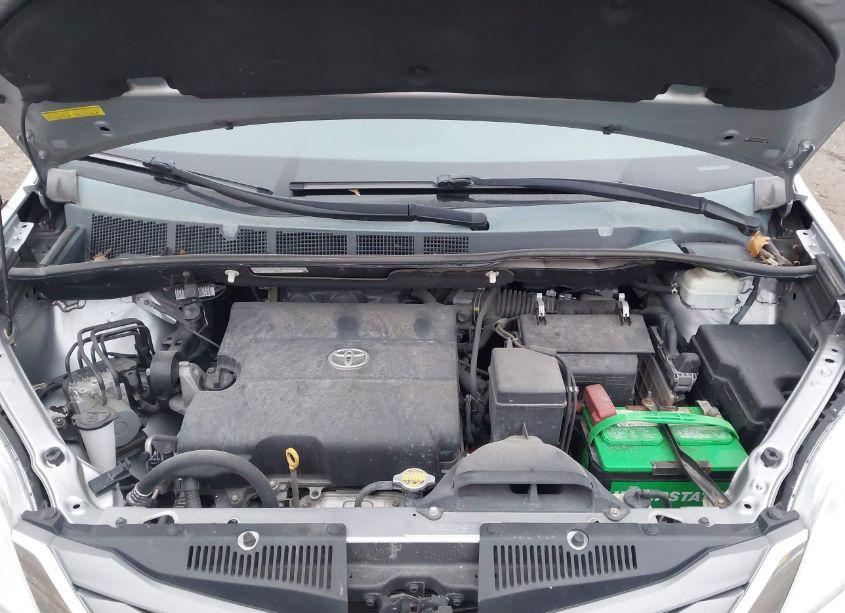 Photo 10 of 2012 Toyota Sienna XLE V6 8 PASSENGER (VIN 5TDYK3DC3CS259618)