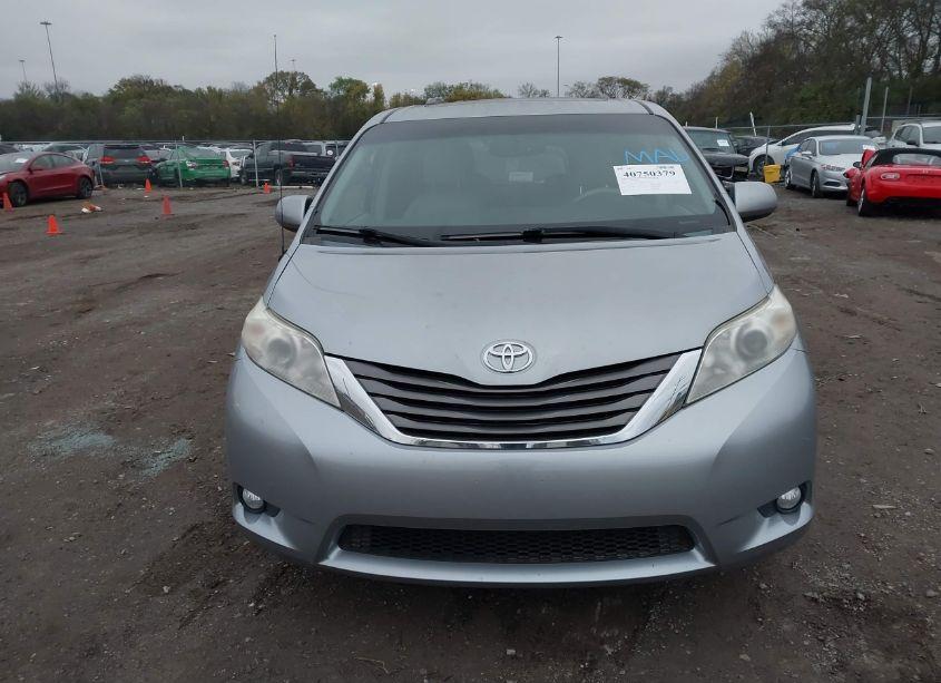 Photo 12 of 2012 Toyota Sienna XLE V6 8 PASSENGER (VIN 5TDYK3DC3CS259618)