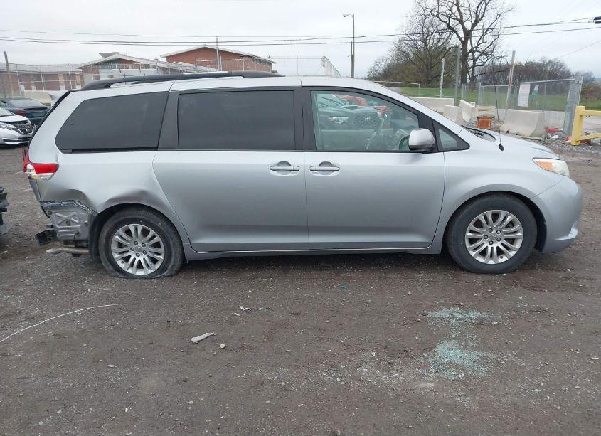 Photo 13 of 2012 Toyota Sienna XLE V6 8 PASSENGER (VIN 5TDYK3DC3CS259618)