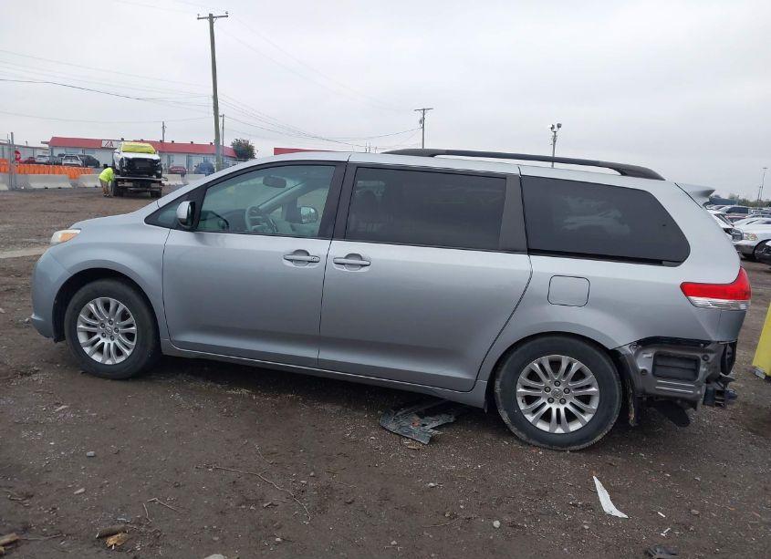 Photo 14 of 2012 Toyota Sienna XLE V6 8 PASSENGER (VIN 5TDYK3DC3CS259618)