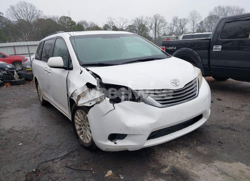 2012 Toyota Sienna XLE/LIMITED (VIN 5TDYK3DC3CS274619) main photo