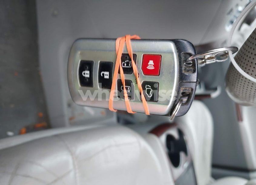 Photo 11 of 2012 Toyota Sienna XLE/LIMITED (VIN 5TDYK3DC3CS274619)