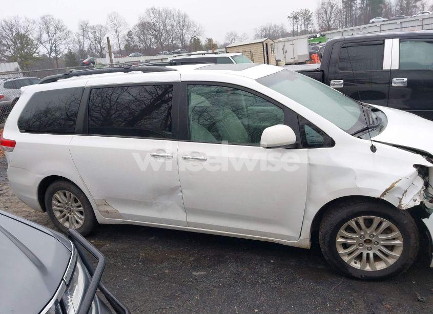Photo 13 of 2012 Toyota Sienna XLE/LIMITED (VIN 5TDYK3DC3CS274619)
