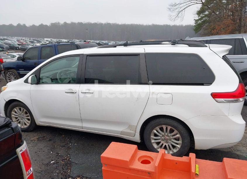 Photo 14 of 2012 Toyota Sienna XLE/LIMITED (VIN 5TDYK3DC3CS274619)