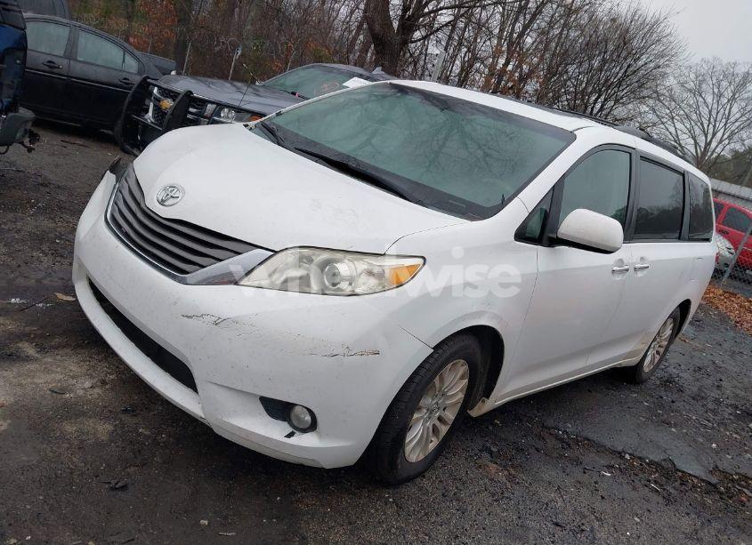 Photo 2 of 2012 Toyota Sienna XLE/LIMITED (VIN 5TDYK3DC3CS274619)