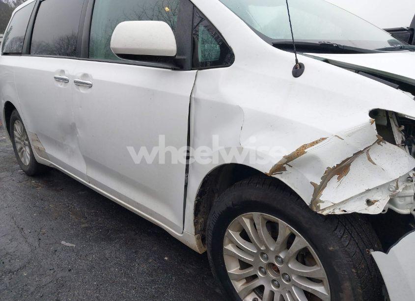 Photo 21 of 2012 Toyota Sienna XLE/LIMITED (VIN 5TDYK3DC3CS274619)