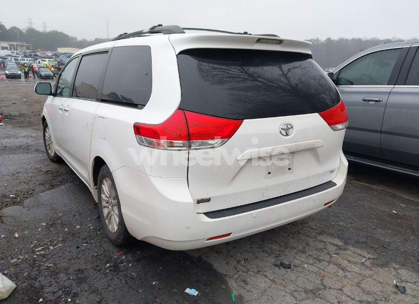 Photo 3 of 2012 Toyota Sienna XLE/LIMITED (VIN 5TDYK3DC3CS274619)