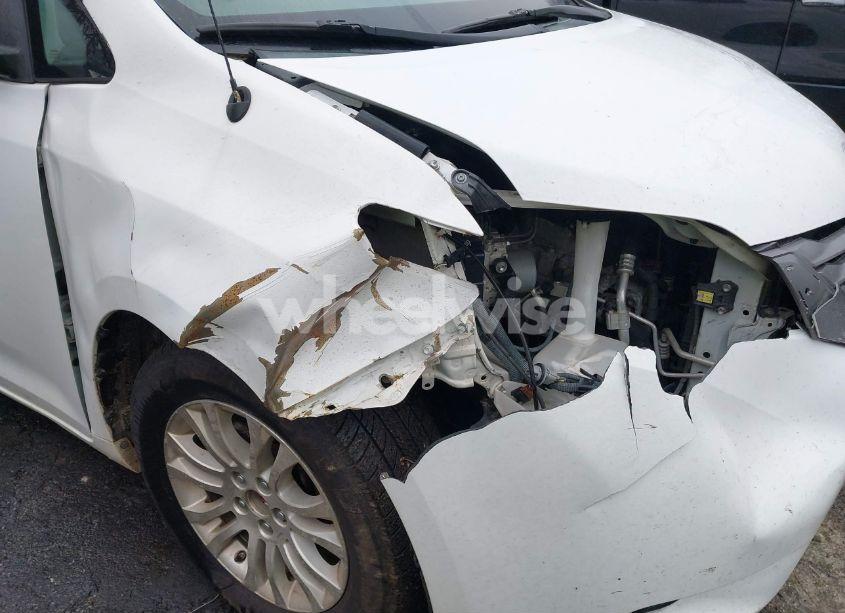 Photo 6 of 2012 Toyota Sienna XLE/LIMITED (VIN 5TDYK3DC3CS274619)