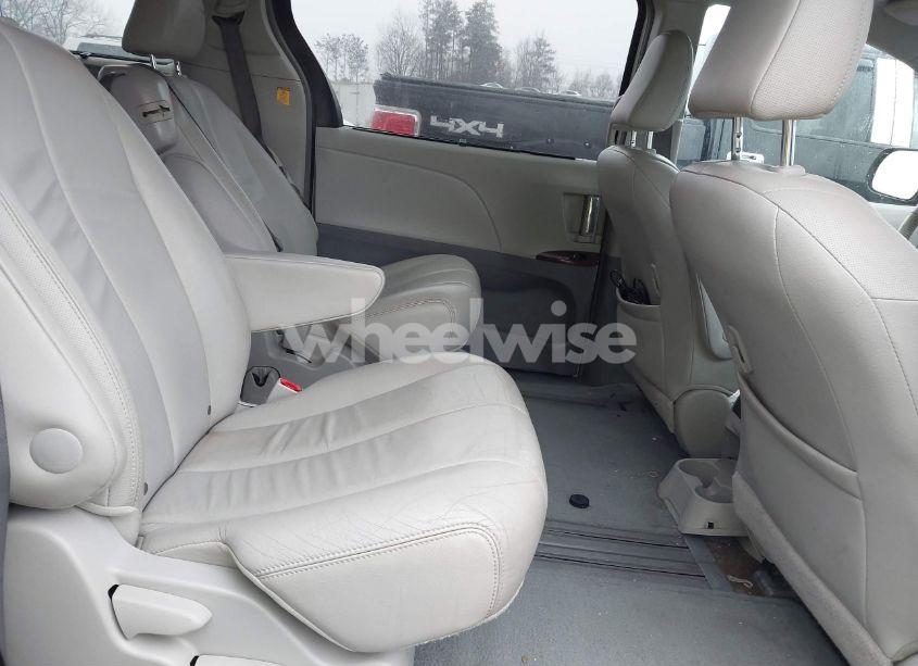 Photo 8 of 2012 Toyota Sienna XLE/LIMITED (VIN 5TDYK3DC3CS274619)