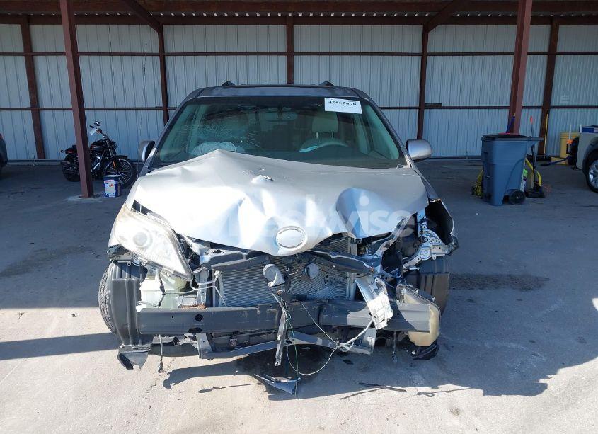 Photo 12 of 2013 Toyota Sienna XLE V6 8 PASSENGER (VIN 5TDYK3DC3DS297044)