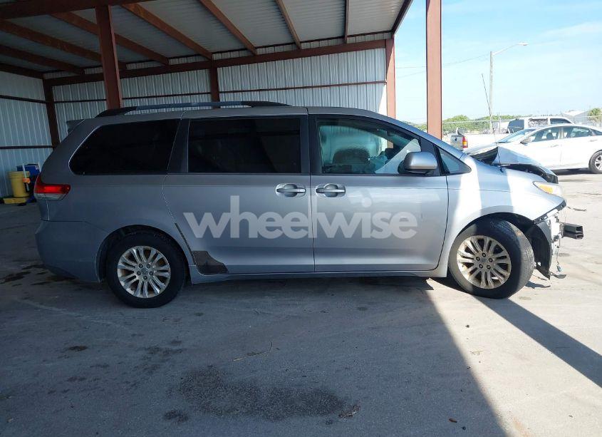 Photo 13 of 2013 Toyota Sienna XLE V6 8 PASSENGER (VIN 5TDYK3DC3DS297044)