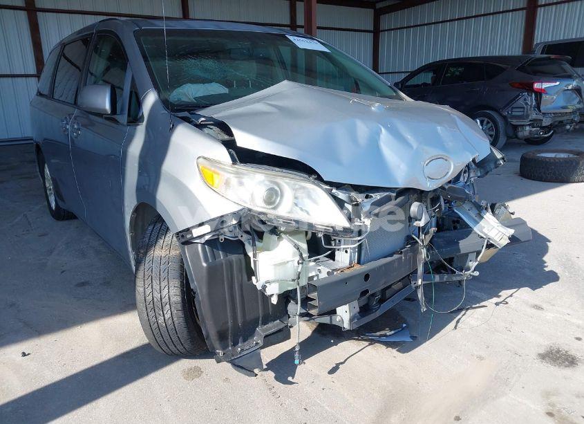 Photo 18 of 2013 Toyota Sienna XLE V6 8 PASSENGER (VIN 5TDYK3DC3DS297044)