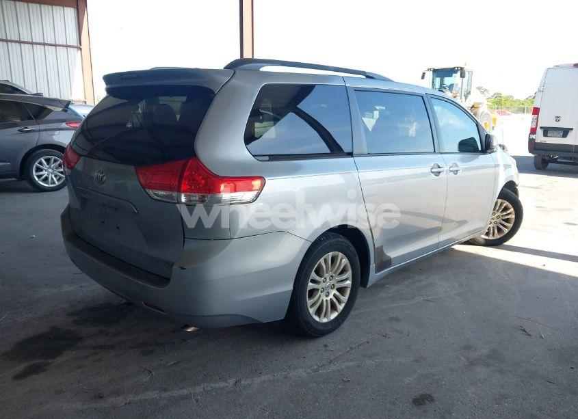 Photo 4 of 2013 Toyota Sienna XLE V6 8 PASSENGER (VIN 5TDYK3DC3DS297044)