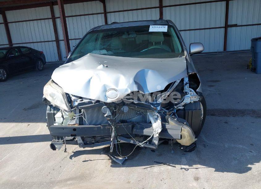 Photo 6 of 2013 Toyota Sienna XLE V6 8 PASSENGER (VIN 5TDYK3DC3DS297044)