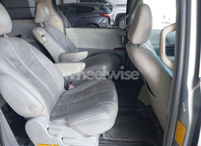 Photo 8 of 2013 Toyota Sienna XLE V6 8 PASSENGER (VIN 5TDYK3DC3DS297044)