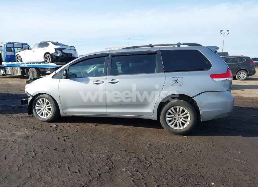 Photo 14 of 2013 Toyota Sienna XLE V6 8 PASSENGER (VIN 5TDYK3DC3DS310780)