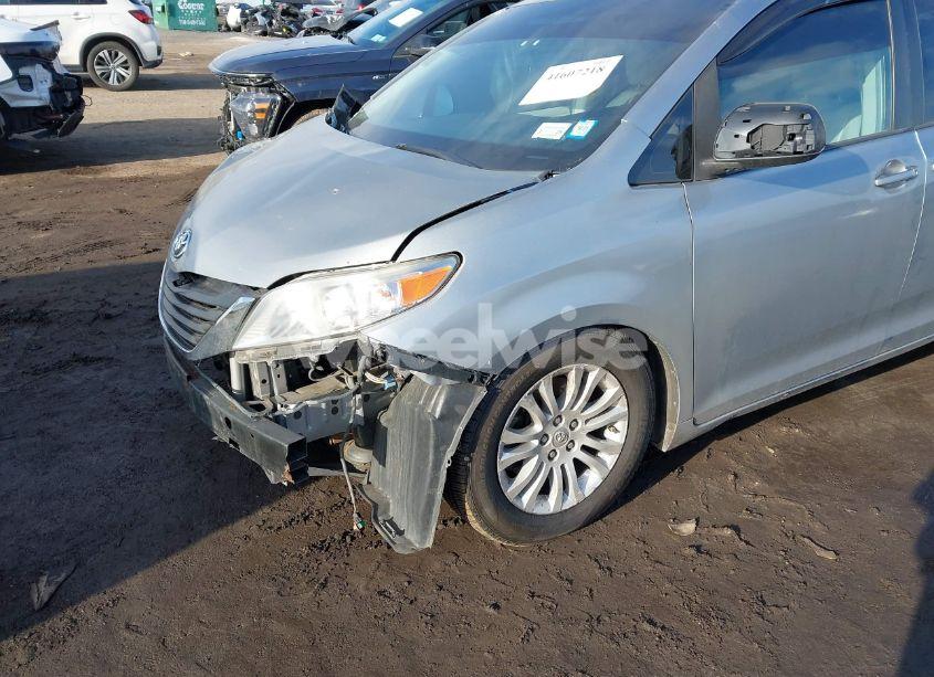 Photo 17 of 2013 Toyota Sienna XLE V6 8 PASSENGER (VIN 5TDYK3DC3DS310780)