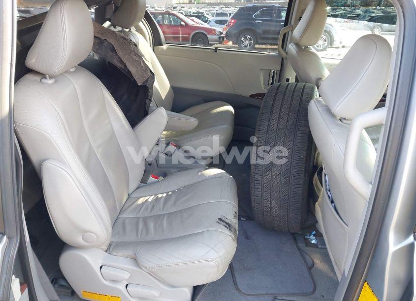 Photo 8 of 2013 Toyota Sienna XLE V6 8 PASSENGER (VIN 5TDYK3DC3DS310780)