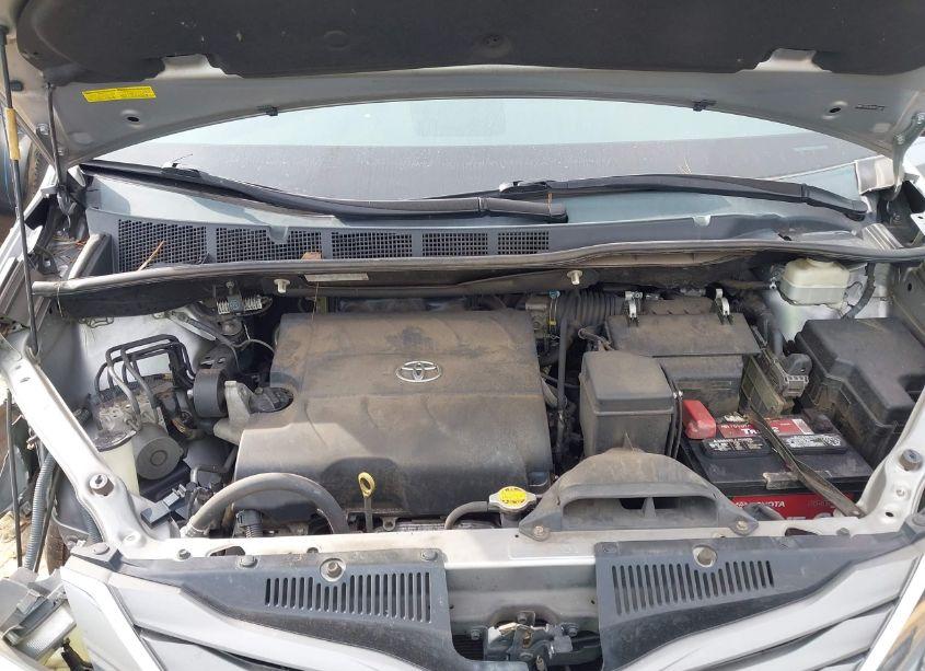 Photo 10 of 2013 Toyota Sienna XLE/LIMITED (VIN 5TDYK3DC3DS334982)