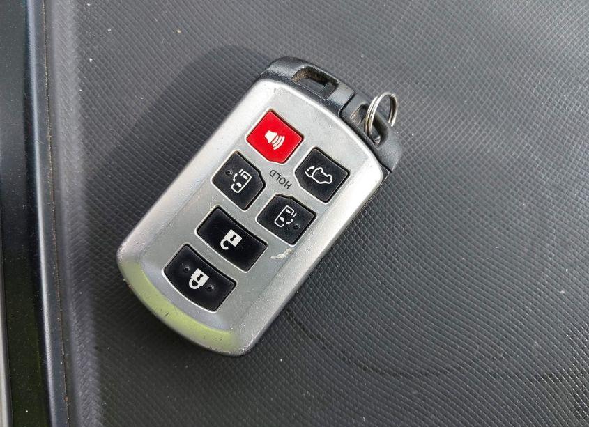 Photo 11 of 2013 Toyota Sienna XLE/LIMITED (VIN 5TDYK3DC3DS334982)