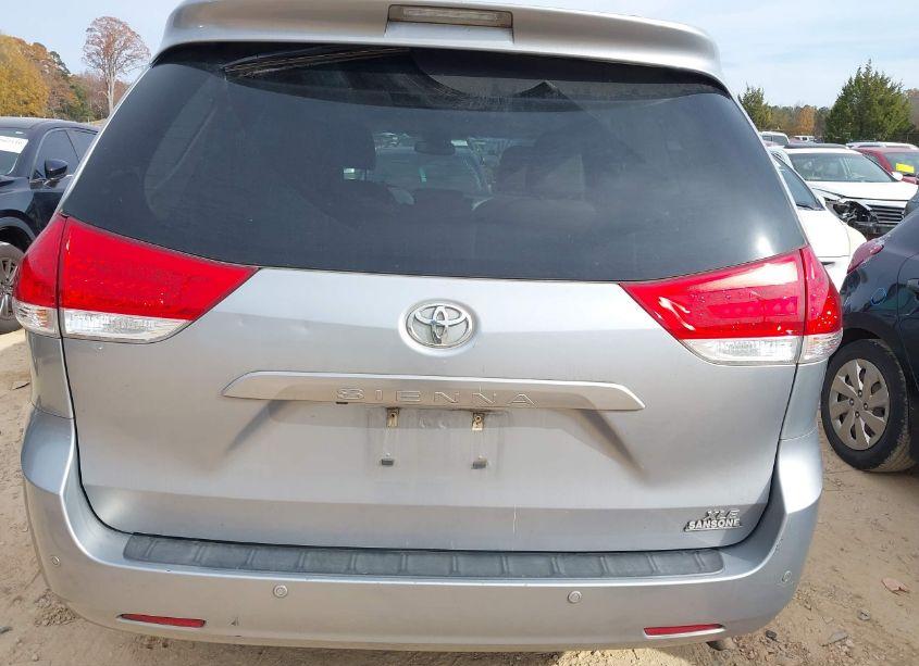 Photo 16 of 2013 Toyota Sienna XLE/LIMITED (VIN 5TDYK3DC3DS334982)