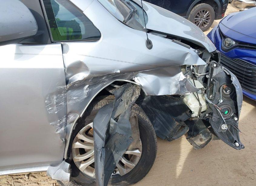 Photo 6 of 2013 Toyota Sienna XLE/LIMITED (VIN 5TDYK3DC3DS334982)