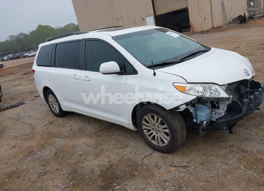 2013 Toyota Sienna XLE V6 8 PASSENGER (VIN 5TDYK3DC3DS384510) main photo