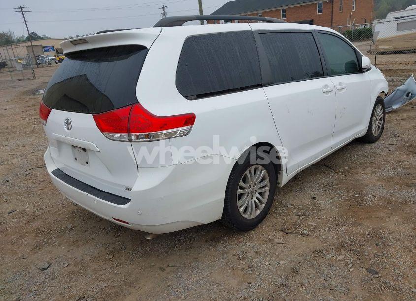 Photo 4 of 2013 Toyota Sienna XLE V6 8 PASSENGER (VIN 5TDYK3DC3DS384510)
