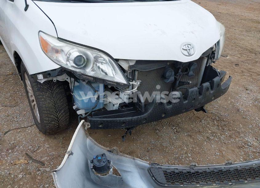 Photo 6 of 2013 Toyota Sienna XLE V6 8 PASSENGER (VIN 5TDYK3DC3DS384510)
