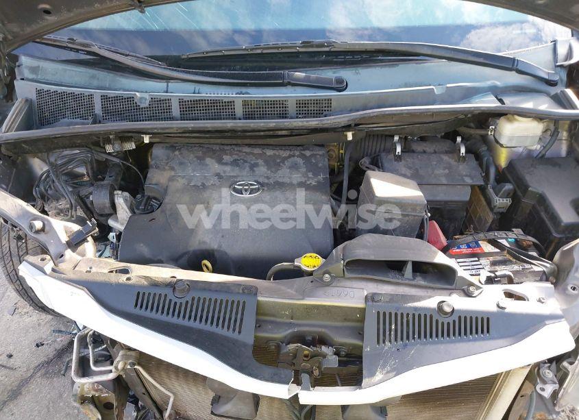 Photo 10 of 2014 Toyota Sienna XLE V6 8 PASSENGER (VIN 5TDYK3DC3ES432184)